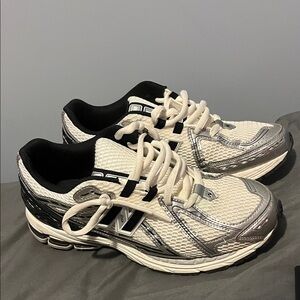 New Balance Women's Athletic Shoes in White and Silver